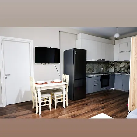 Apartman Stylish With Balcony Tirana