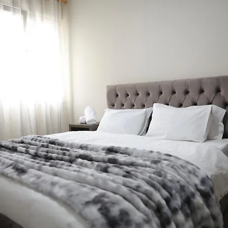 Stylish With Balcony Apartman *